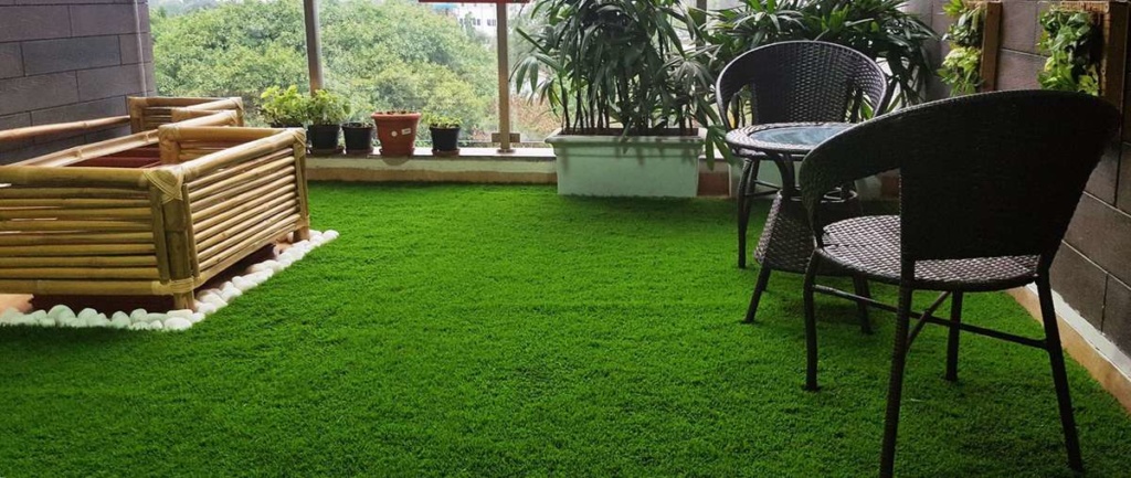 artificial-grass-for-Terrace-1024x433